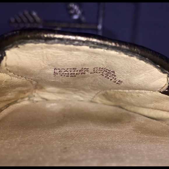 Micheal Kors bronze loafer - Picture 4 of 14